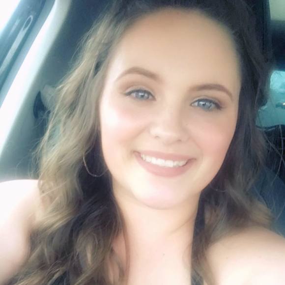 Meet your Posher, Lindsey - Picture 1 of 1